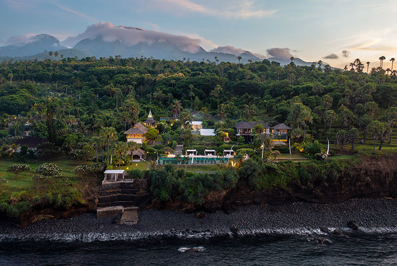 Located in a secluded, quiet, private, and luxurious area, Shunyata villas is situated in Karangasem, specifically in Seraya Village. It’s takes about 2,5 hour from the airport to reach this place.